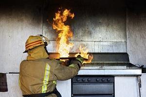 Incendio all'interno di un'abitazione